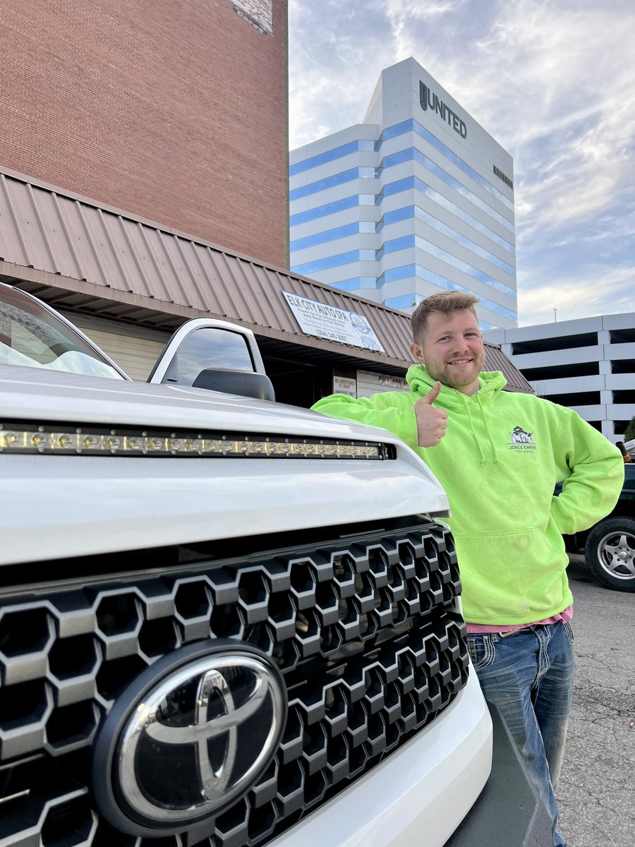 Thanks Owen Jones owner of Jones empire LLC Tree Service and Property Cleaning, for your #Support👍🏾... 🚗💦

Your Truck is officially SHINE-N-LIKE-A-DIAMOND... 25301

Website:
Elkcityautospa.com