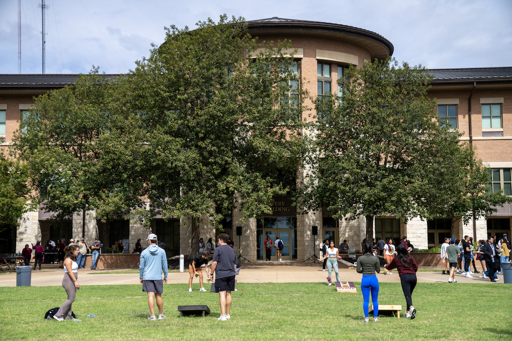 Get hyped! #TXSTRRC is having an open house on Saturday, April 6. 👀

See the campus like never before and experience the state-of-the-art facilities firsthand. Secure your spot now: admissions.txst.edu/visit/events/d…