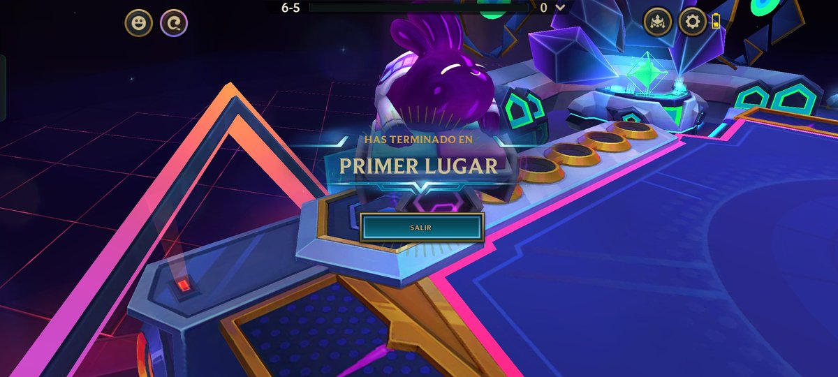 Cuando durante la partida llevas racha de 20 wins😤, no termina la partida y te queda ese rival que te puede vencer arrebatandote la racha y ya no sabes si estarás en merecidiiiisimo primer puesto…  🤯  
 Incorpóreo + Encomiable+ predestinado
#tft #TeamFightTactics #tftmeta