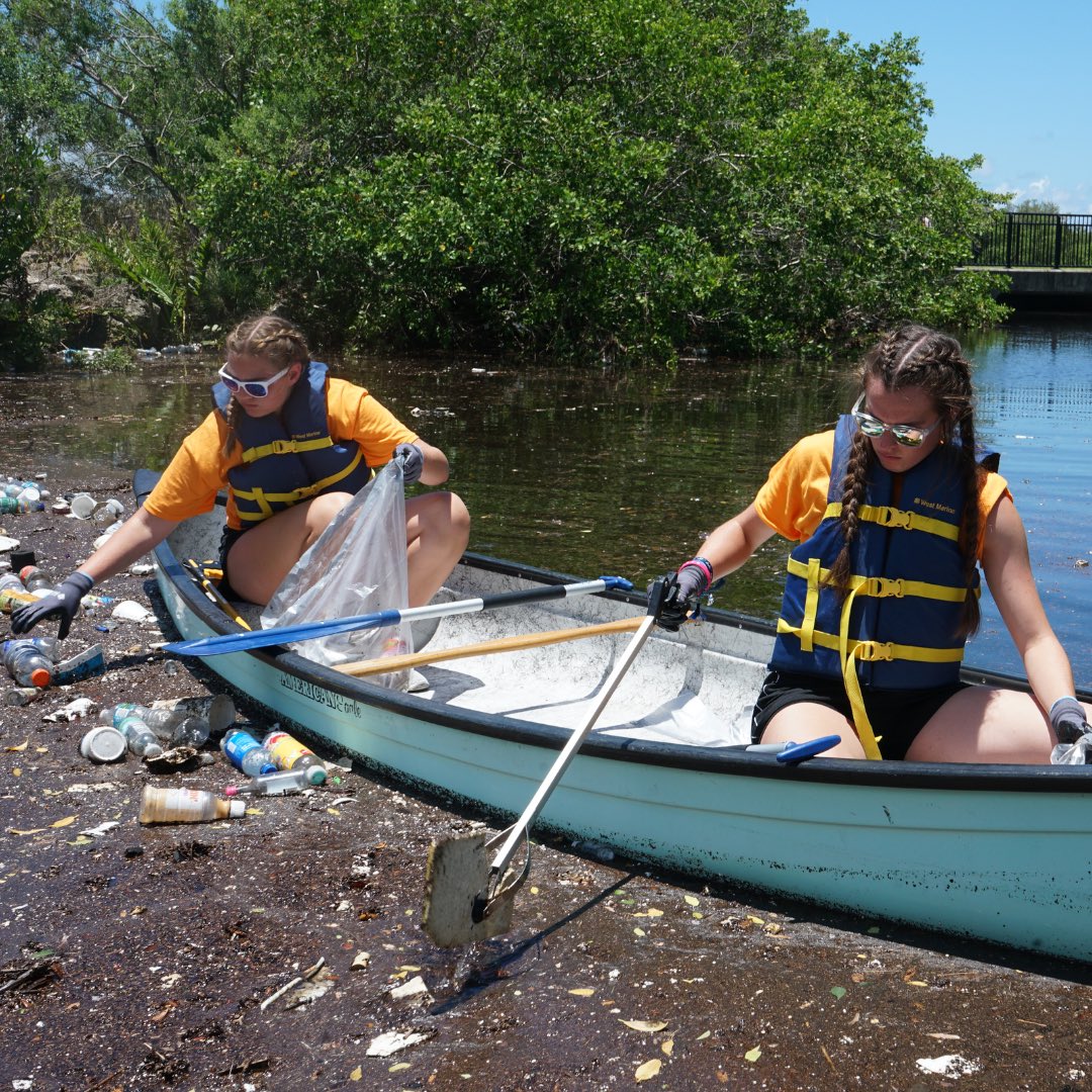 The majority of marine debris (about 80%) comes from land-based sources. This means that even if you do not live on or near a body of water, your everyday actions still have an impact on the health of those environments. Let's keep it clean, Florida! 📸: Keep Pinellas Beautiful
