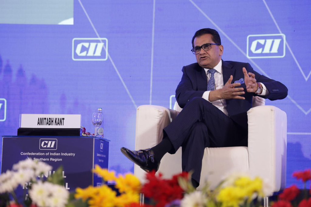 amitabhk87's tweet photo. Delighted to give my perspective on “Ideas of Viksit Bharat - What it means to us and What are the Key Imperatives and Pathways for its Realisation” at the #CIISR Annual Conference. This was followed by a vibrant and lively interactive session. https://t.co/EokwOs5Dd1