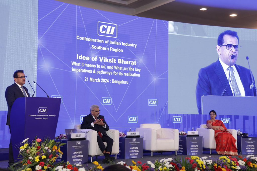 amitabhk87's tweet photo. Delighted to give my perspective on “Ideas of Viksit Bharat - What it means to us and What are the Key Imperatives and Pathways for its Realisation” at the #CIISR Annual Conference. This was followed by a vibrant and lively interactive session. https://t.co/EokwOs5Dd1