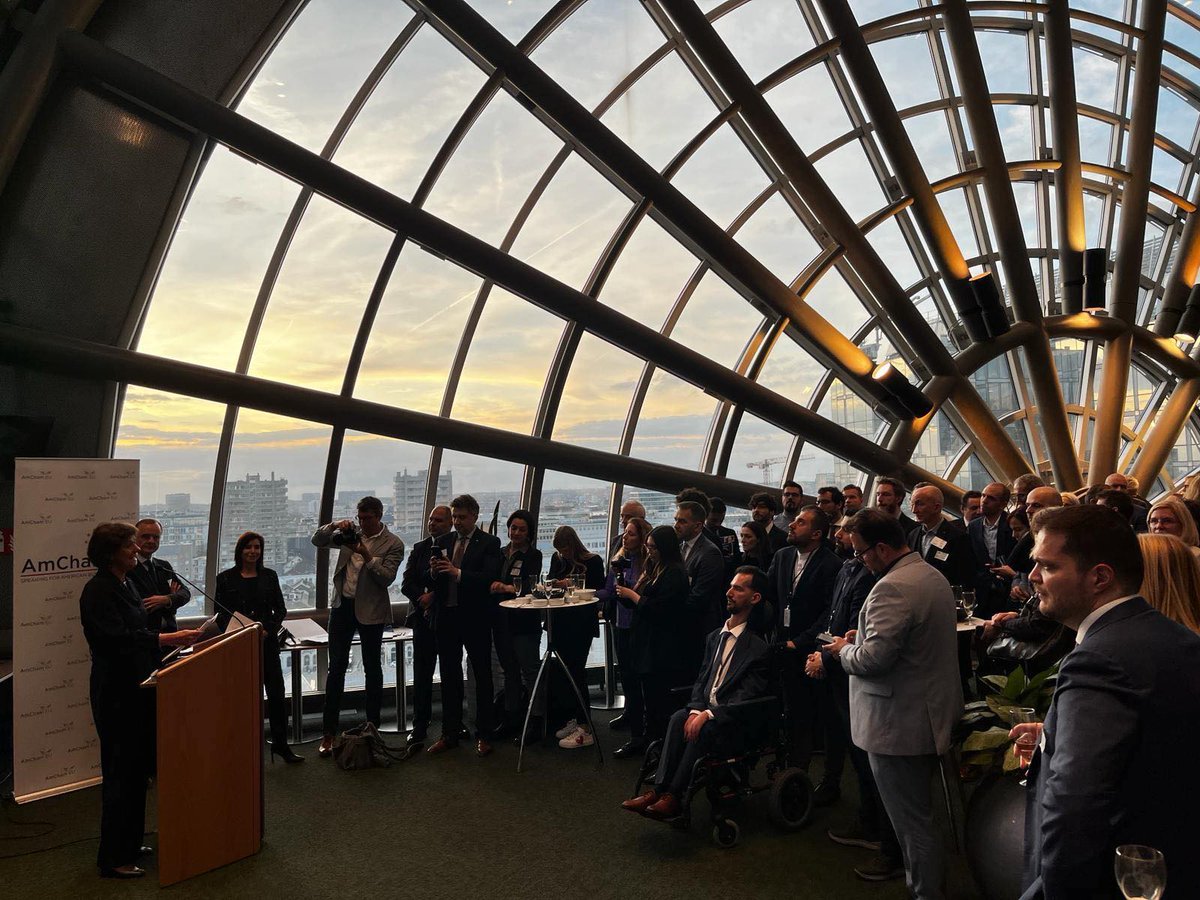 AmChamMNE's tweet photo. The #TransatlanticWeek in Brussels represented a great opportunity to get updated about the 🇺🇸 - 🇪🇺 economic relations and its impact on the global economy, as well as to witness firsthand the strength of the #AmChams in Europe network.
#BusinessStrategy #EUelections https://t.co/AFoRJZa4pm