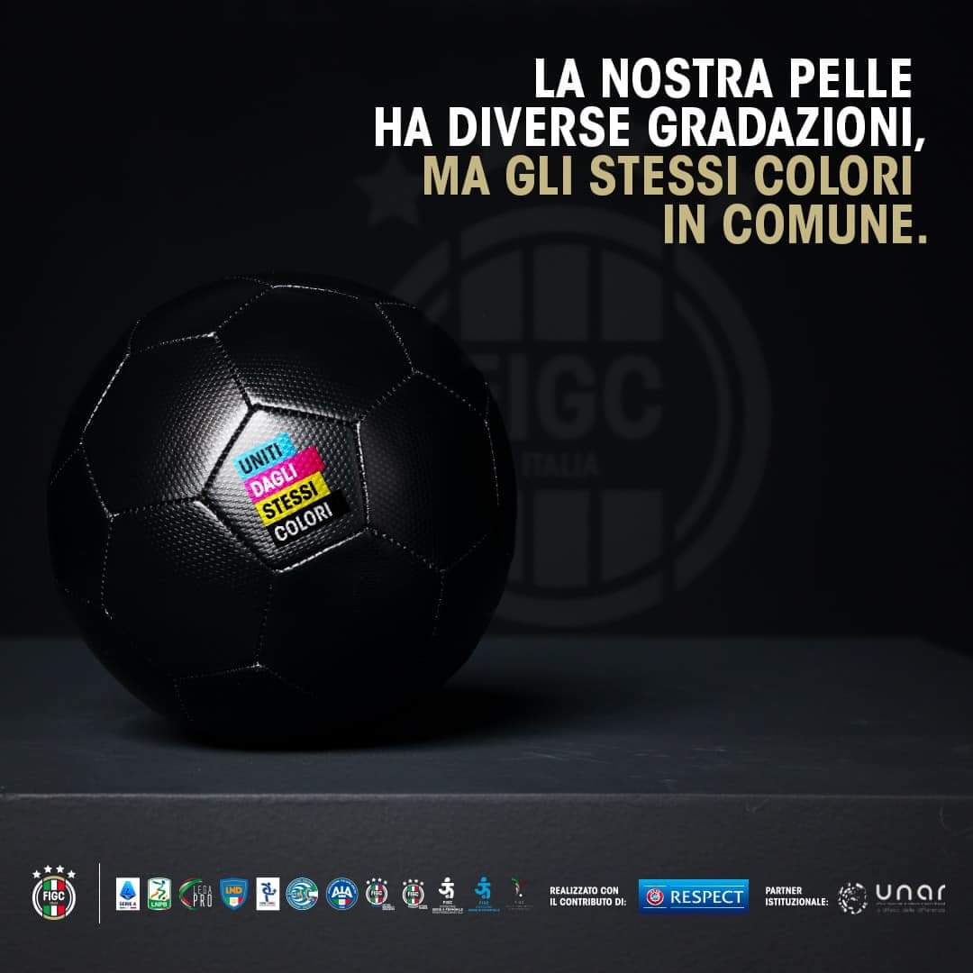 La nostra pelle ha diverse gradazioni, ma gli stessi colori in comune.
Il calcio italiano contro la discriminazione razziale.
FIGC Federazione Italiana Giuoco Calcio

#UnitiDagliStessiColori #Azzurri