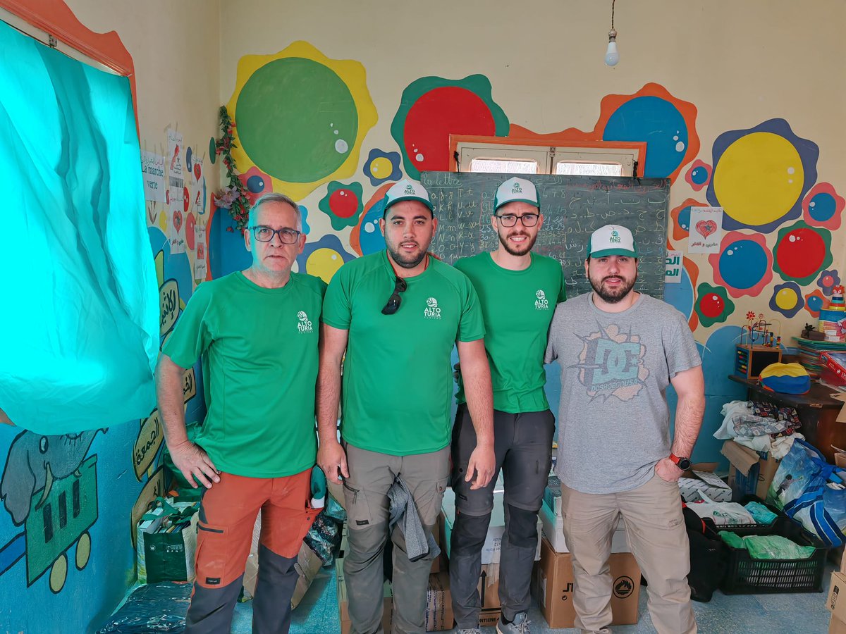 #viajesolidario Muchas gracias a nuestros chicos solidarios que se han embarcado en una aventura para hacer llegar a los lugares más recónditos material escolar para niños con pocos recursos.
#solidaridadenelaltoturia #atreveteaventuras #juventudaltoturia #altoturia