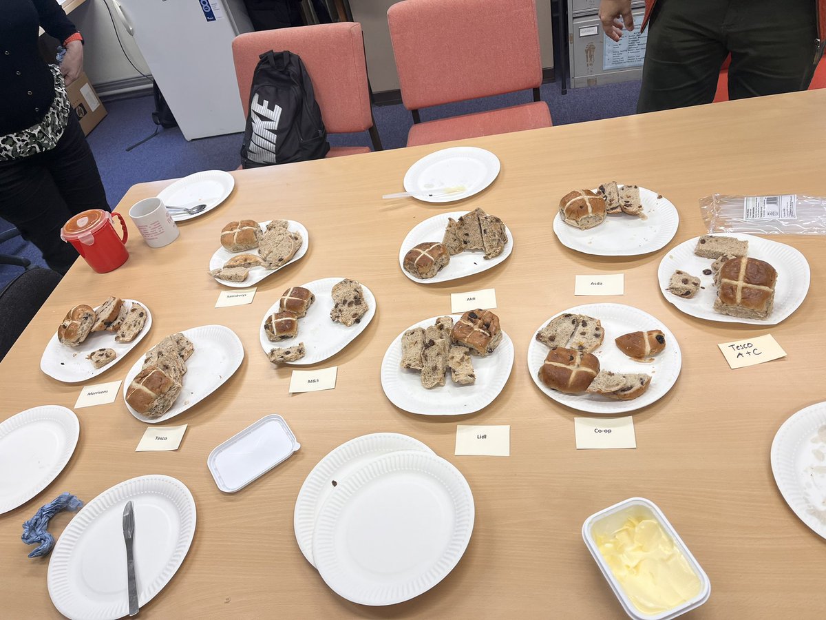 Miss Sutherland tweet media