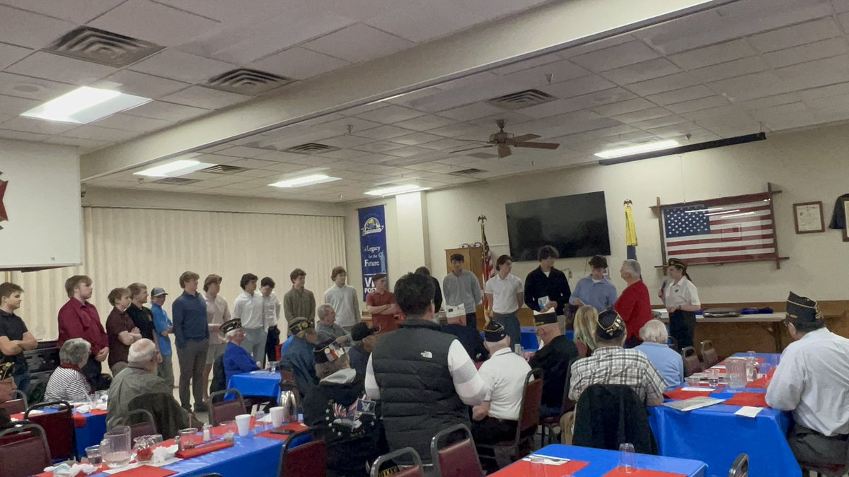 NelsonDaydrea's tweet photo. @HutchActivities The Hutchinson hockey team who attended to receive the award https://t.co/g6Hmd9kGFm