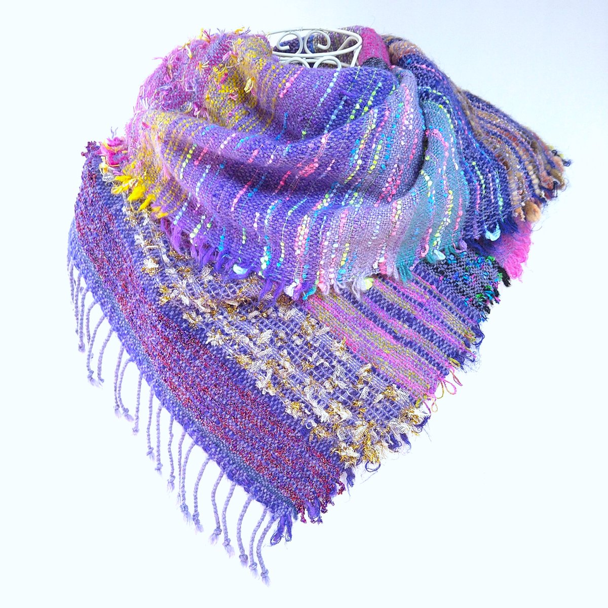 「銀河鉄道の夜」を読んで_2・手織りの読書感想文・ウールロングストール
creema.jp/item/17399298/…
宮沢賢治さんの童話の世界を「さをり織り」で織っている、「心象スケッチシリーズ」です。
<a href="/Creema_jp/">Creema(クリーマ）</a>