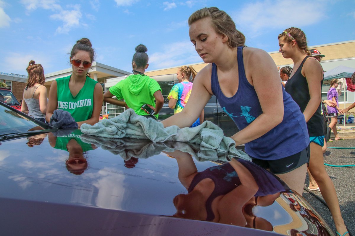 I’m posting a retrospective collection of images from my years at Hayfield, beginning in 2002. I have just posted the twelfth gallery, for 2016-2017. There are many images, so I chose to be inclusive instead of posting only a few images to my taste.  hayfieldpictures.com/Looking-Back