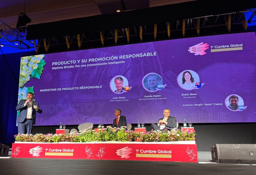 Empezamos la 3ra. jornada con el séptimo brindis 'Por una Comunicación Inteligente-Responsable': Keko Castro 🇦🇷, Lluís Tolosa 🇪🇸, Camilo Makón 🇦🇷 y Robin Shaw🇦🇺 compartiendo sus experiencias internacionales de Marketing de Producto enoturístico Responsable.