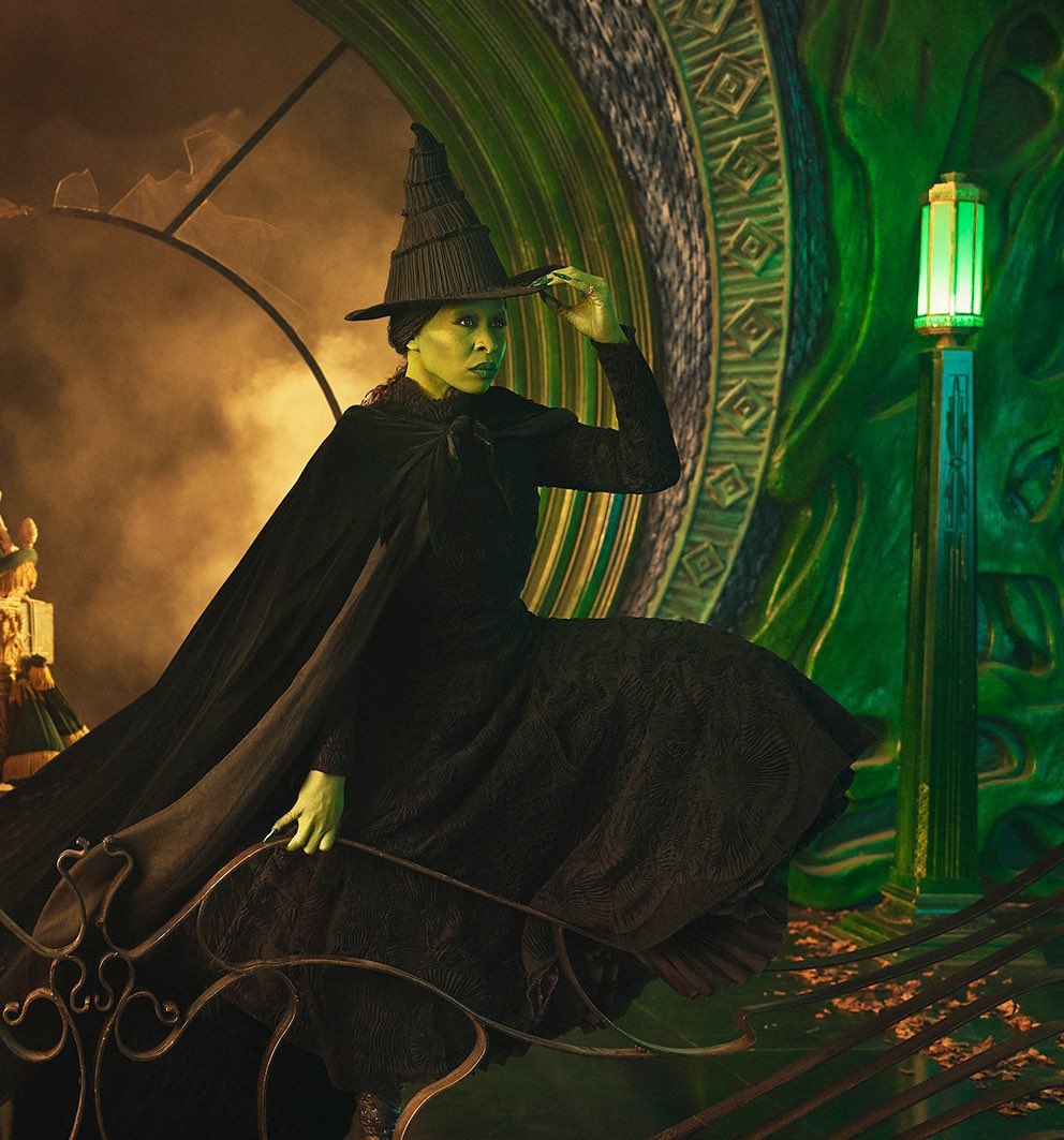 Ariana Grande &amp; Cynthia Erivo recall ‘Wicked’ scene involving Ariana jumping onto a chandelier and singing:

C: “I’m literally never going to forget you jumping on a chandelier over my head whilst singing.”
A: “[Glinda] was just so excited to perform for her new friend.”