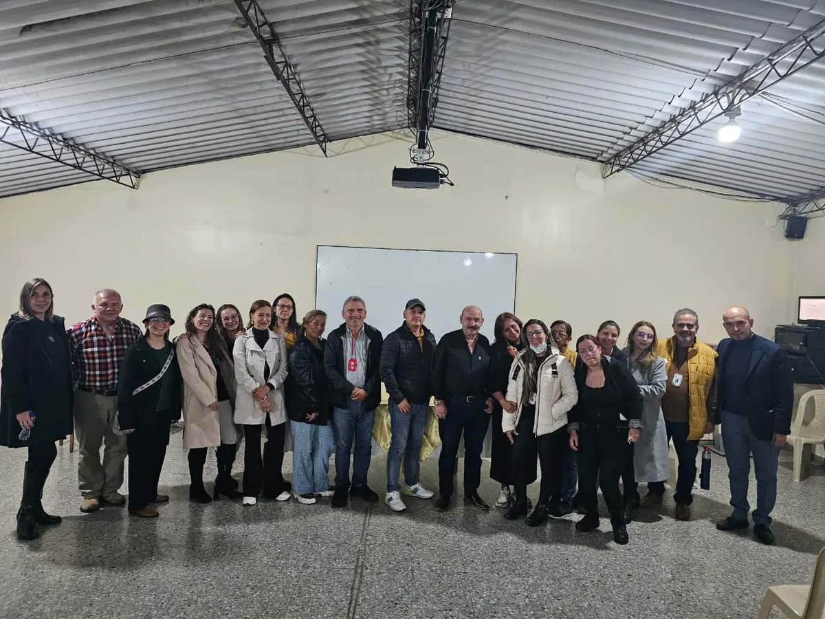 colsihbta's tweet photo. En presencia del Rector y la Directora Administrativa del colegio, quedó posesionado el Consejo de Padres para el periodo 2024 - 2025. #isabelistasdecorazón https://t.co/inuVly7s2E