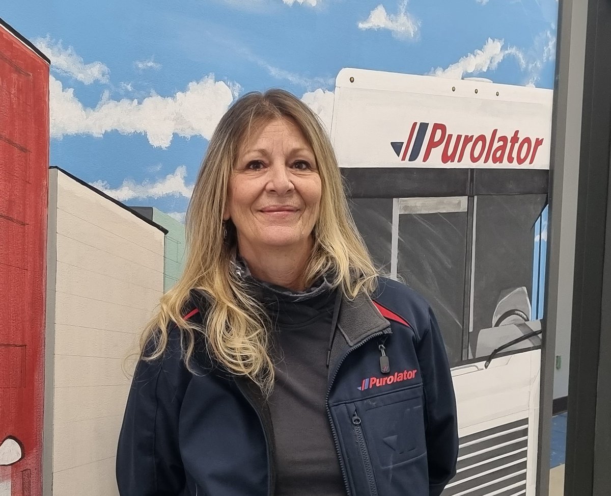 Sam McClelland, a courier from #Burlington, was recently recognized by a customer for her patience and professionalism. Click here to read the full story: bit.ly/499sKge #GoingTheExtraMile #DeliveringExcellence