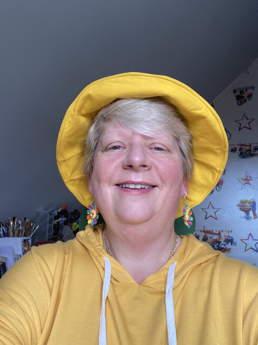 Today is go yellow day for @mariecurieuk I am supporting more investment in end of life care I am trying to look like a daffodil 🌼 don’t know if I do ?