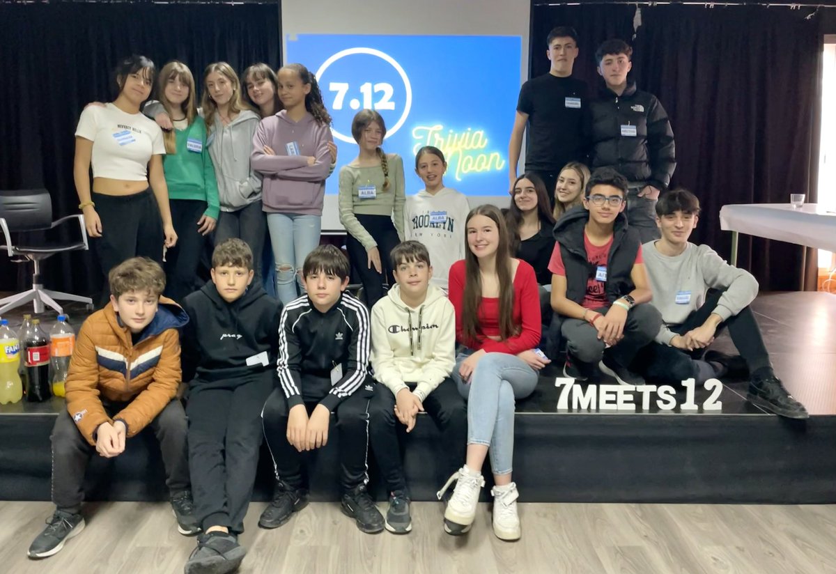 ijoaquinrodrigo's tweet photo. ¡Ayer celebramos el encuentro #TriviaNoon de #7Meets12! ¡Un segundo acercamiento entre los alumnos de #1ESO y #2BACH a través de un juego de trivial y de preguntas para conocerse mejor! #GuárdameElSitio #joaquinrodriguismo https://t.co/kHrgSiB66p