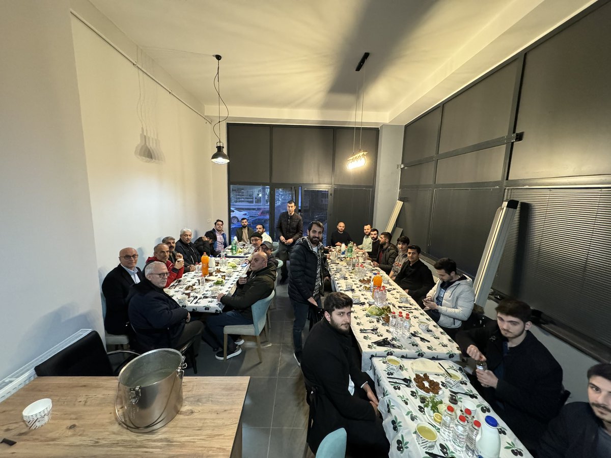 yeninesilder's tweet photo. Yeni Nesil Farkındalık Derneği Yönetim Kurulu Üyeleri ve Danışma Kurulu Üyeleri olarak iftarımızı birlikte açtık. Allah kabul etsin. https://t.co/4e1ZYgFEgY