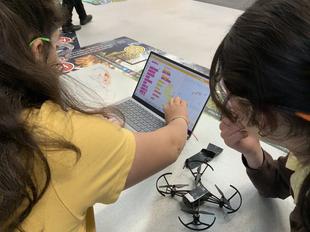 We’re have a great day on behalf of <a href="/rafyouthengage/">RAF Youth STEM Team</a> at <a href="/SkegnessAcad/">Skegness Academy</a> in #Skegness today. Year 6 students from feeder primaries, and Y7 and Y8 students from the Academy itself, are learning how to code #drones. Looking forward to our final session of the day! 👍👏 #STEM #computing