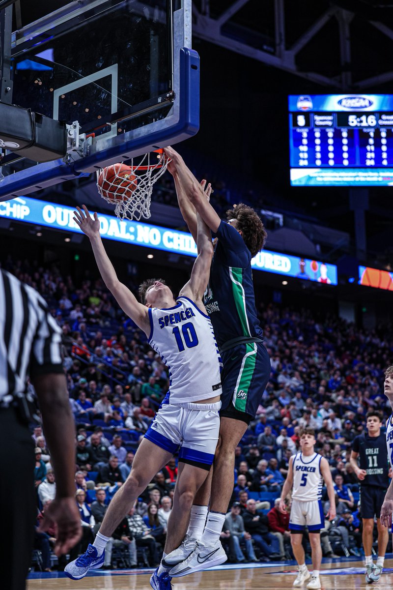 Malachi Moreno’s (@malachimoreno24) dunk in yesterday’s 62-48 win over Spencer County in the first round of the Sweet 16.