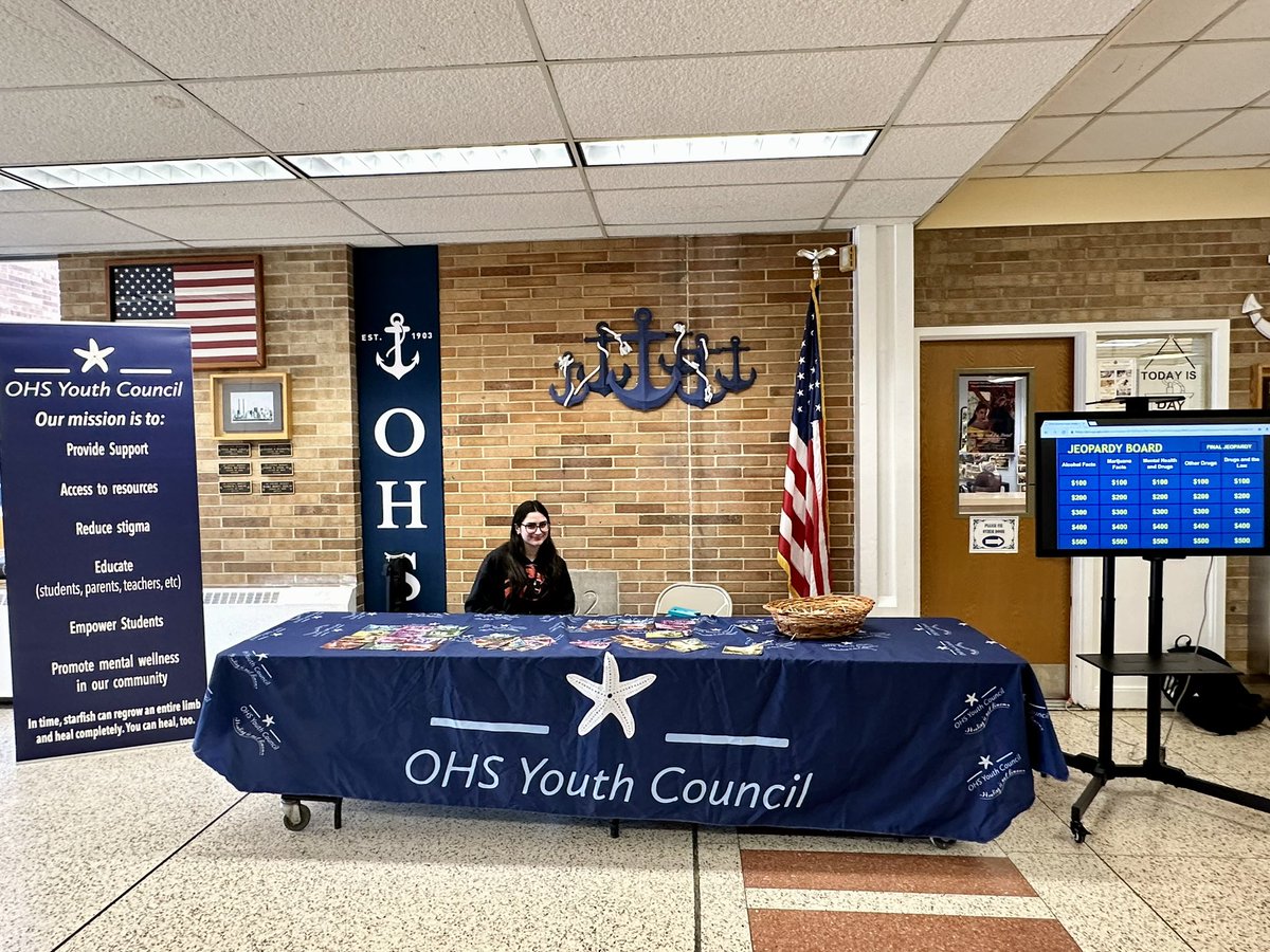 One of the BEST days of the year….Creating Connections Day!! 💜Staff giving of their time to connect with students…looking at them rushing to sign up! It’s a beautiful thing 💜#trustedadults <a href="/sourcesstrength/">Sources of Strength</a> <a href="/OSchoolsPR/">Oceanside School District #OSD_NY</a> <a href="/OSDBeWell/">OSDBeWell</a> @TeachMitch <a href="/presti519/">Josephine</a>