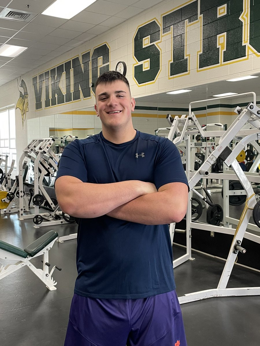 Appreciate having @ClemsonFB early enrollee @_MasonWade back in the weight room this morning. Home for a few days before heading back down south to prepare the annual spring game on April 6th.  Alumni are always welcome back #viking4life