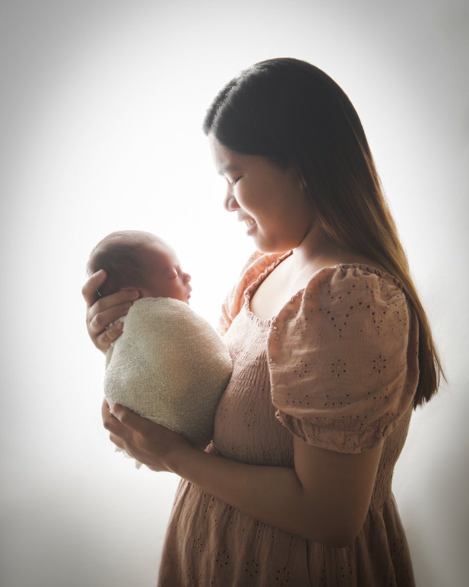 CrystalMedia20's tweet photo. "Two hearts, one beautiful journey.
Welcome to the world, little miracle!

Crystal Studio Media
#NewbornLove
#MotherAndChild
#MomLife
#NewMom
#BundleOfJoy
#BabyBliss
#MotherhoodMoments
#PreciousBond
#NewbornPhotography https://t.co/vFA9xllrVP