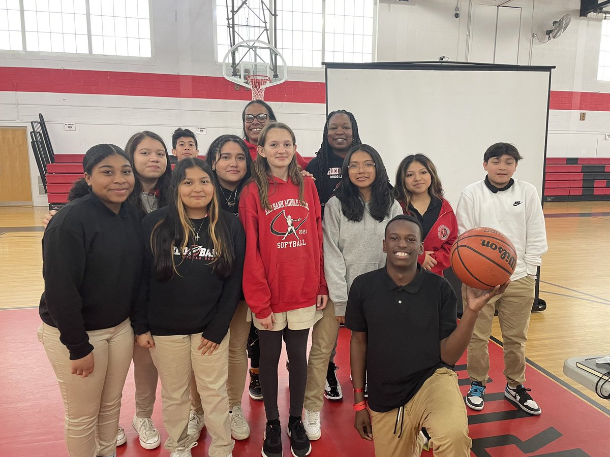 And look at these smiles as our superstars posed with their former teacher, @WymanRBMS79, and fellow basketball aficionado, Coach Amy Campbell. #RBBisBIA @rbmsROCKETS @ClayStewart76