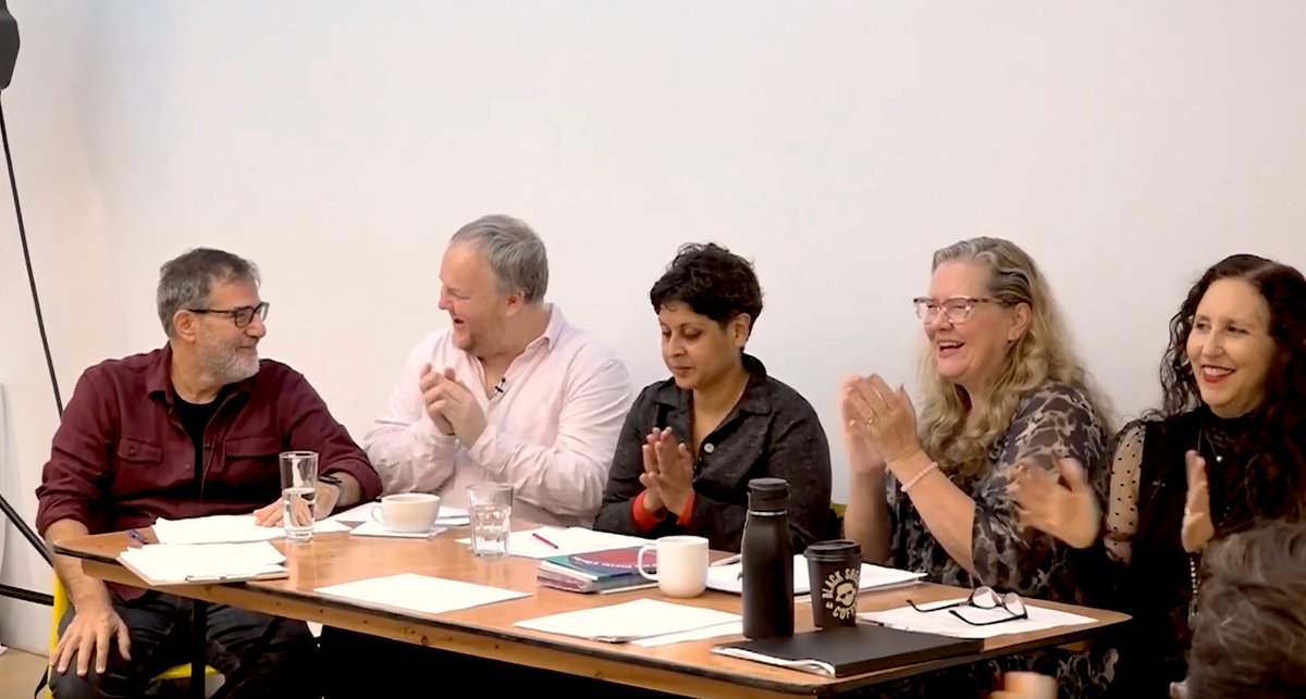 Today it's episode #194 of PoemTalk—a discussion of two poems by Veronica Forrest-Thomson with Iain Morrison, Anthony Capildeo, Laynie Browne and Lee Ann Brown. The episode was recorded before a live audience at Fruitmarket Arts Center in Edinburgh. jacket2.org/podcasts/hack-…