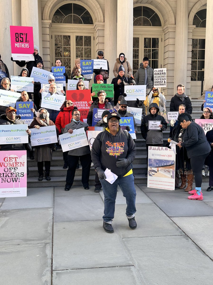 “We need peers in court and trauma informed facilities for women. I’m here to say peers not police, treatment not jails,” Helen Skipper, Executive Director, NYC Justice Peer Initiative at Mental Health Care Not Criminalization Rally #peersnotpolice #carenotcriminalization
