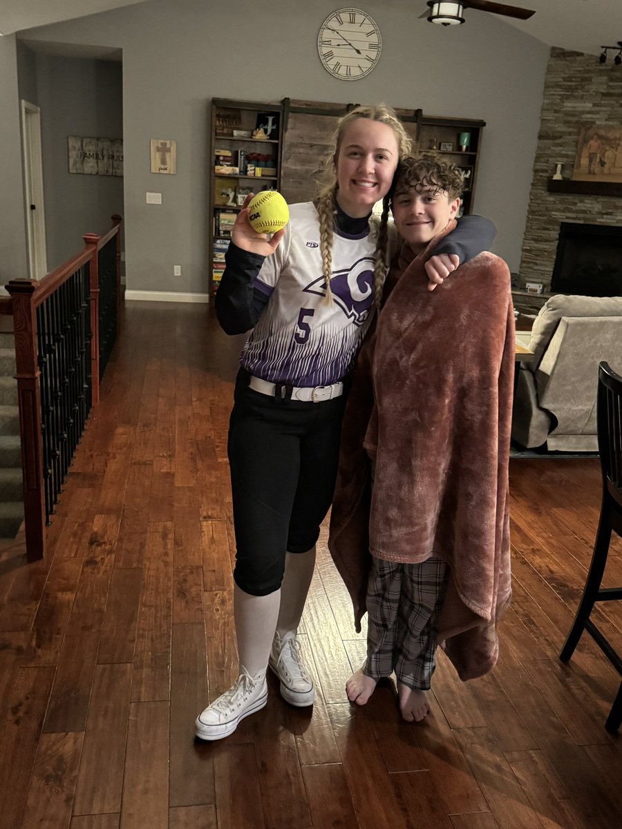 AlexisJokisch's tweet image. First sophomore year home run!!!🔥🔥@CoachDeifel @UKCoachLawson @UKCoachHimes @CoachArchibald @KarenWeekly @CoachHeflinISU @TheBuildingSB