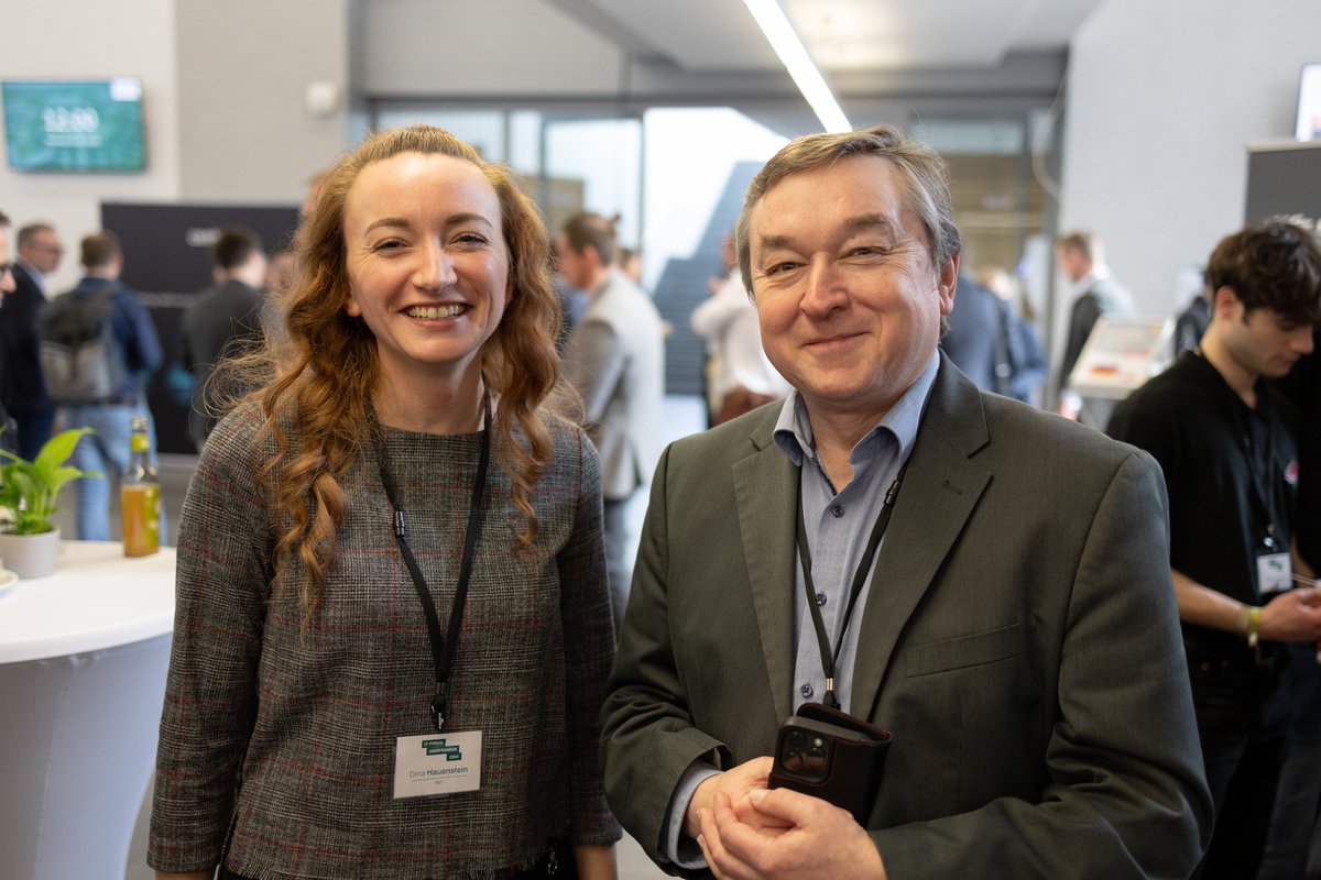 tmtde's tweet photo. Beim gestrigen IT-Forum in der Universität Bayreuth war unser TMT-Team mit einem großen Aufgebot aus allen Abteilungen vertreten!
Kernthema der Veranstaltung waren Innovationen für eine nachhaltige Welt. 
#TMT #ITForum #universitätbayreuth #GreenIT #Datacenter #Nachhaltigkeit https://t.co/LfVjhGEvrN