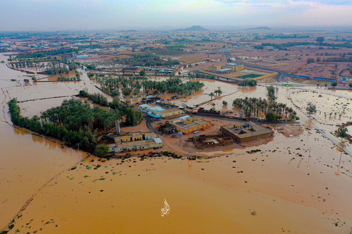 لوحة فنية رسمتها الأمطار لمدينة الشملي، حائل، شمال وسط #السعودية 🇸🇦 🌧️