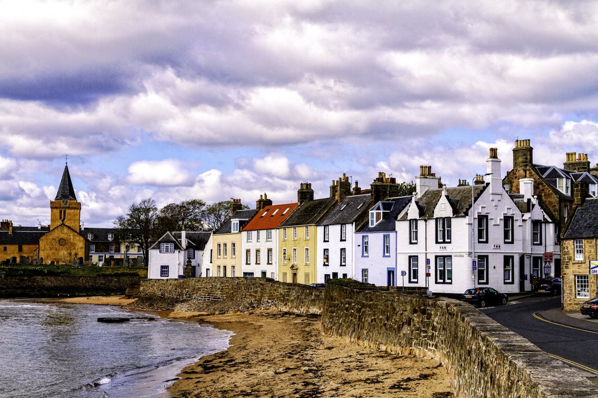 The Aberdeen Housing Crisis

<a href="/justin_win_/">Justin</a> expands on housing right: If it is a policy goal versus a justiciable right, how people are affected (forming homes nested in houses), &amp; how to achieve fulfilment of the right (through positive &amp; negative duties).

ohrh.law.ox.ac.uk/the-aberdeen-h…