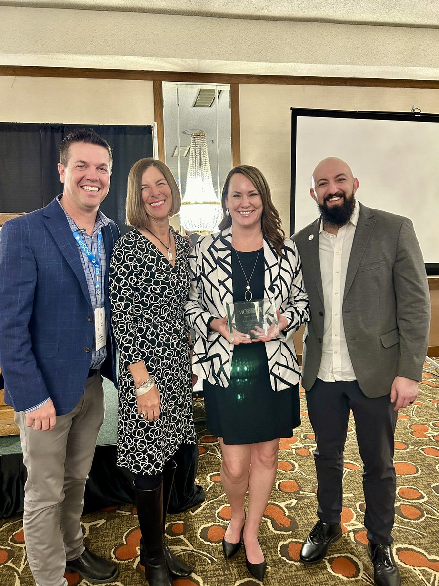 Lana Snodgras #SchoolPR tweet media