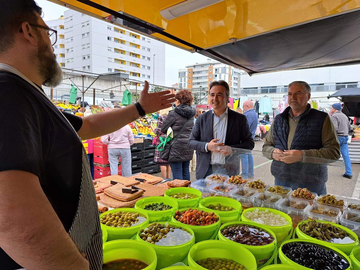 elecoregional's tweet photo. El Ayuntamiento de Camargo estudia volver a ubicar en el Paseo de Cros el mercado de los martes https://t.co/8t0ha766c2 https://t.co/d3JZQ6n9Yb