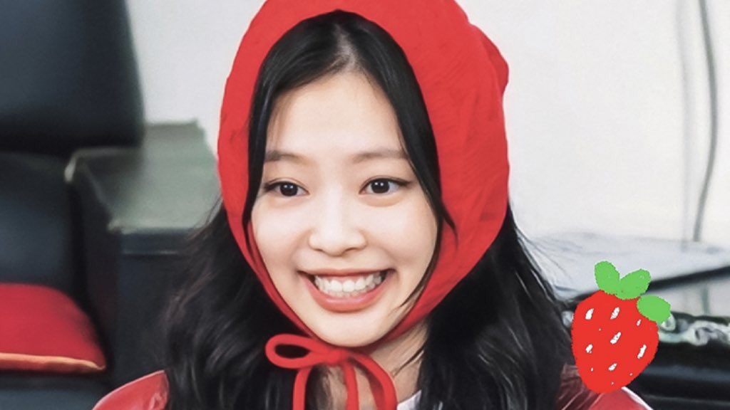 jenniepics's tweet photo. 🍓 https://t.co/okvfe6SdiN