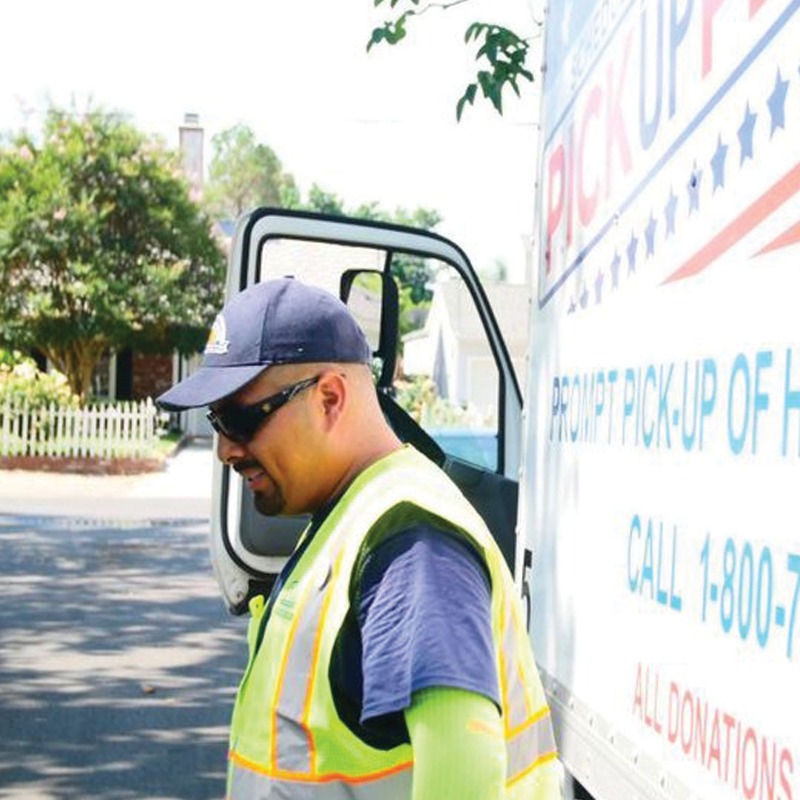pickupdonation's tweet photo. Tony is just one of our 👤drivers here to help you!

📝 Quick checklist:
- Schedule your pickup online
- Place your items in bags or boxes
- Label them
- Leave your items outside your home on the day of your pickup

🚚💨 Schedule a free donation pickup today!