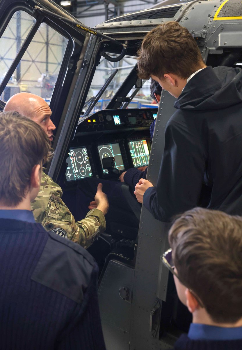 RNAS Yeovilton welcomed cadets from @wellscathschool. Visit highlights included getting up close to a Wildcat helicopter at 1 @ArmyAirCorps and taking in views from Air Traffic Control. Learn more 👉 royalnavy.mod.uk/careers #royalnavy #visit #cadets #career #opportunities