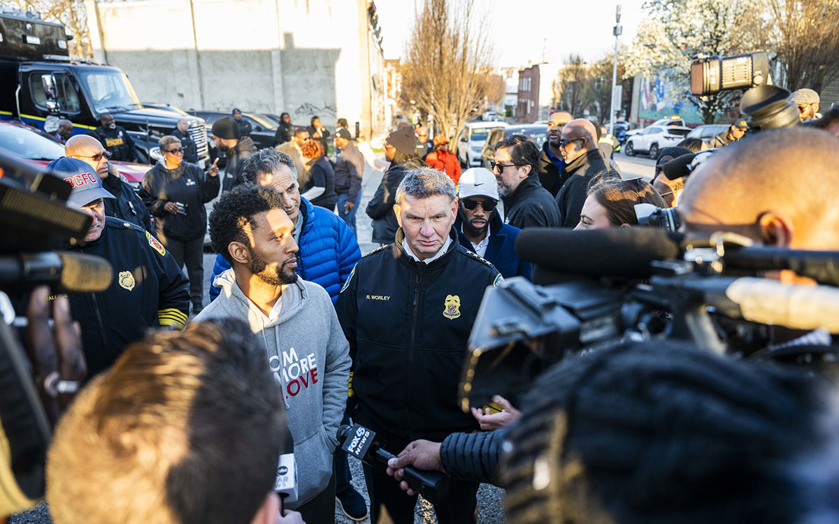 BaltimorePolice's tweet photo. Commissioner Worley and #BPD Command Members joined @MayorBMScott and residents for a McElderry Community Walk on March 20.
#communitypolicing #neighborhoodpolicing #BPDrelationships #proactivity
View more photos:
https://t.co/TIvDuypByl