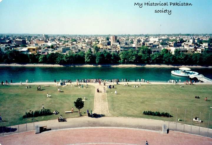 #Lahore the sister city #Chicago and #Glasgow in 1985
#HistoricalWonders