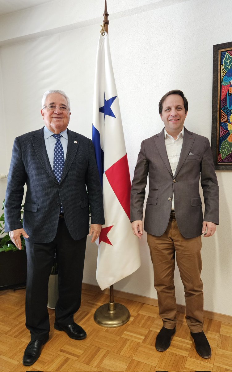 Siempre es un placer reunirme con S.E. Sr. Juan Alberto CASTILLERO CORREA, Embajador de Panamá ante la ONU en #Ginebra. La relación entre #Panama y #UPAZ está basada en el diálogo genuino, el respeto y la cooperación. Gracias por su contribución al multilateralismo y la paz