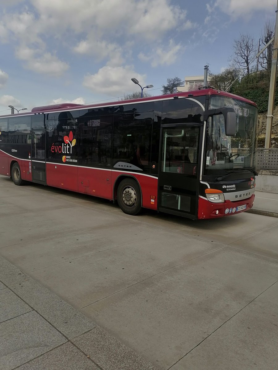 Thomax9212's tweet photo. • Magnifiques photos d'un Setra S416 le Business en partance pour la gare ferroviere de Belfort méroux moval.
😍😍😍
• Il circule sur la ligne T4, direction Gare TGV via Hôpital NFC. 
#setra #setrabus #setras416

#setras416lebusiness #s416lebusiness https://t.co/ajWiJWJx9w