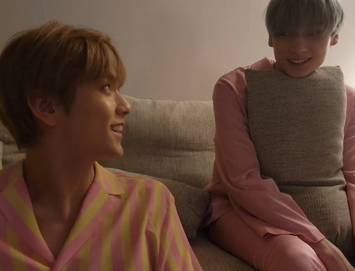 translatingTXT's tweet photo. soobin said that all 5 of them have these matching pink pajamas 💗 https://t.co/NpwSr2dbOK