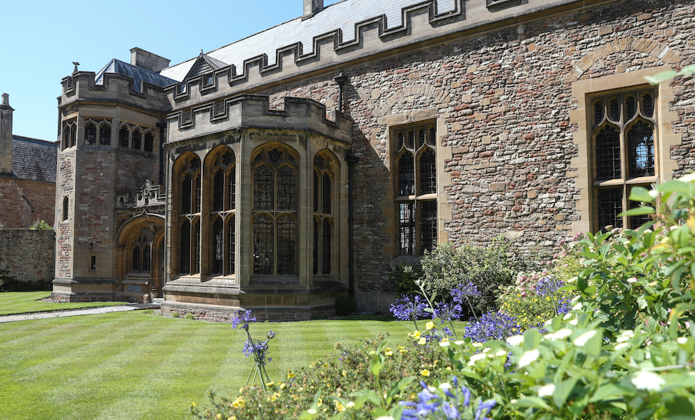 @wellscathschool is a co-ed school for ages 2-18 in Wells, Somerset, that has been educating cathedral choristers for over 1000 years. Today it also excels in sport, the arts and academics. Click the link to read the full Muddy review. bit.ly/3qHb6LC