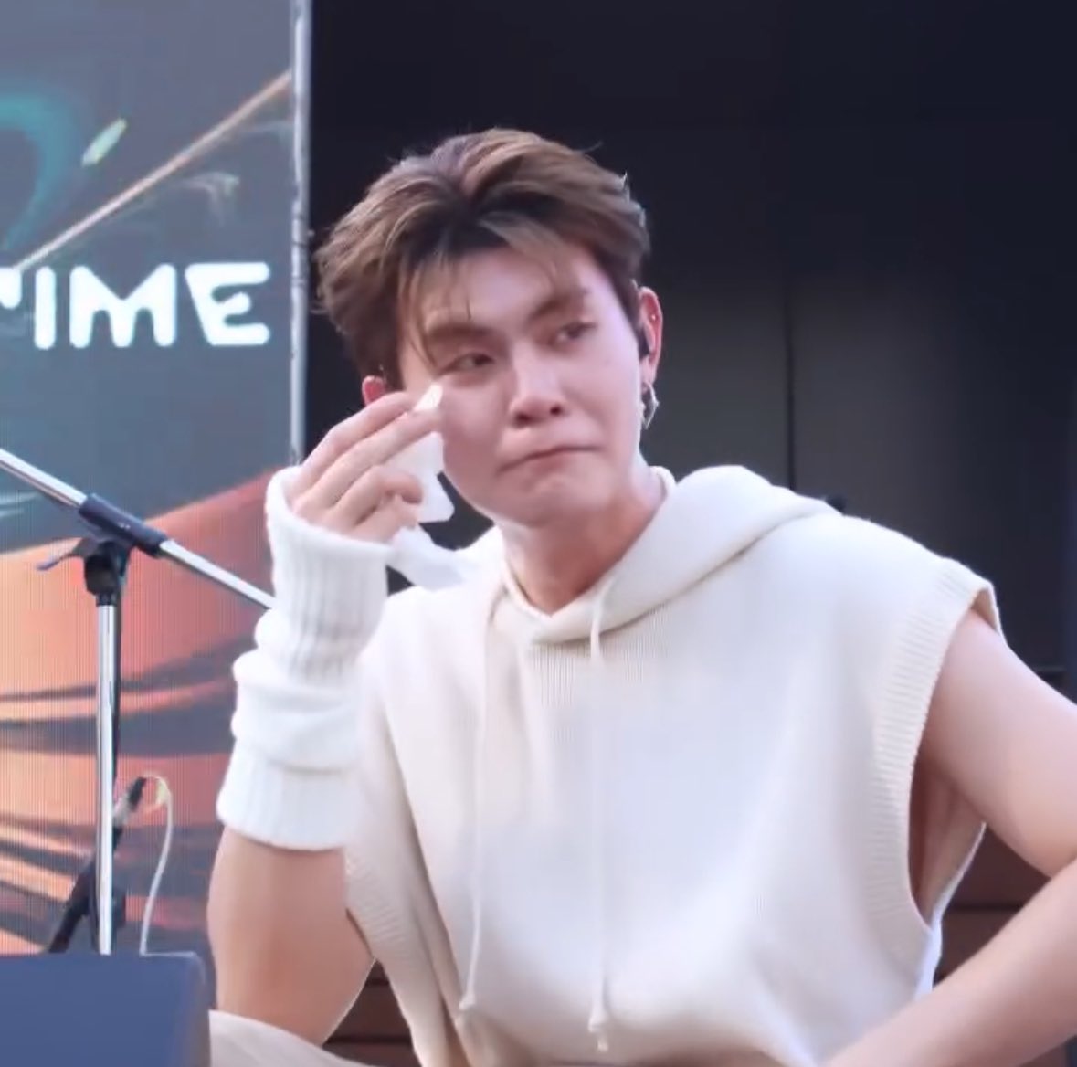 _smilezyx's tweet image. เพลงดี ถ้าไม่ลองฟัง น้องชูจะเสียใจนะคับ🥲

youtu.be/MXUR6z0R6qY?si…

#PRIMETIMEth
#ถ้าเขาไม่ดียังมีพามทาม 
#PrimeTimeBackToMe 
#PrimeTime_ถ้าเขาไม่ดี