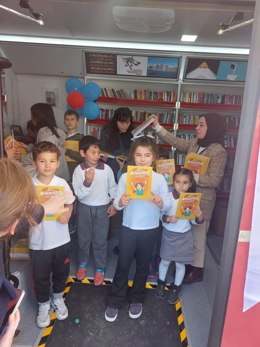 balikesiriktm's tweet photo. Gezici Kütüphanemizin açılışı yapıldı 📚🚎
#gezicikutuphane #kutuphanem
#tckulturveturizmbakanlıgı #kitap #okuyorum #etkinkutuphane
@TCKulturTurizm @MehmetNuriErsoy @KTBKYGM @TanerBeyoglu @TC_Balikesir https://t.co/SSfHvTkFJY