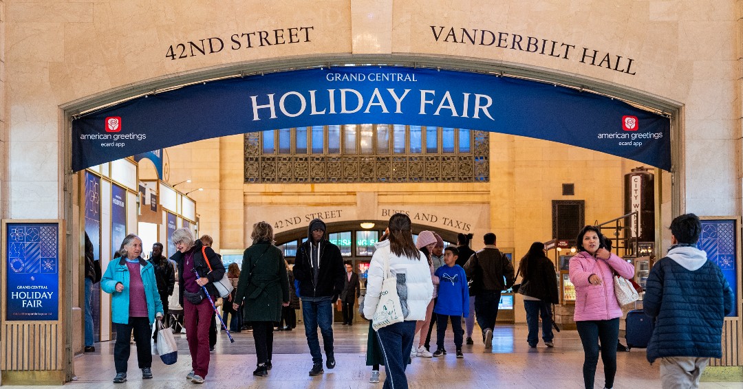 OPEN CALL FOR VENDORS!!! Be a part of the 2024 Grand Central Holiday Fair! ✨ Showcase your brand in NYC's beloved indoor holiday market. Applications close May 6th! ⏰ Apply now: grandcentralterminal.com/holiday-fair-a…