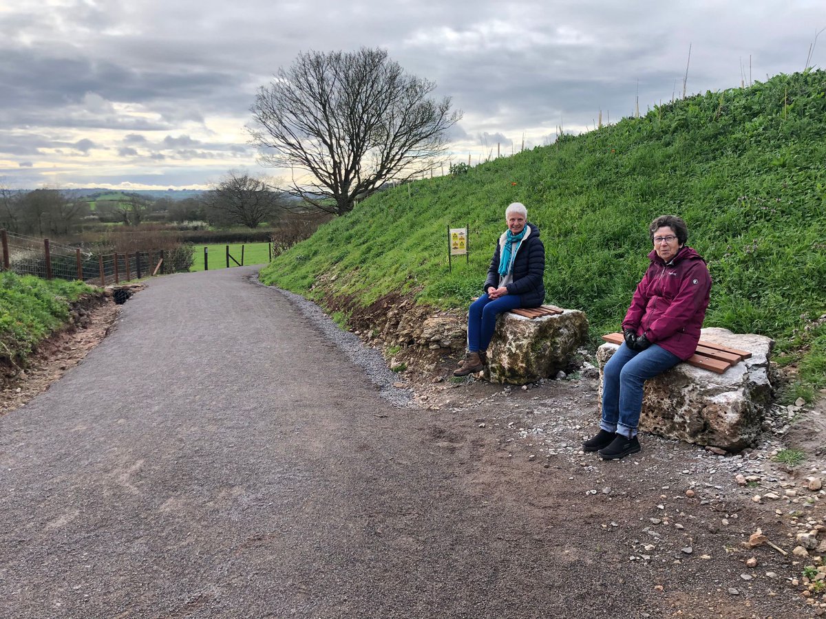 @TimbersourceLtd we are in your debt. Thanks to the generosity of Chris Laws we have been able to create another two benches close to Easton using gifted materials and two large local boulders. Well done to Paul too 🥰