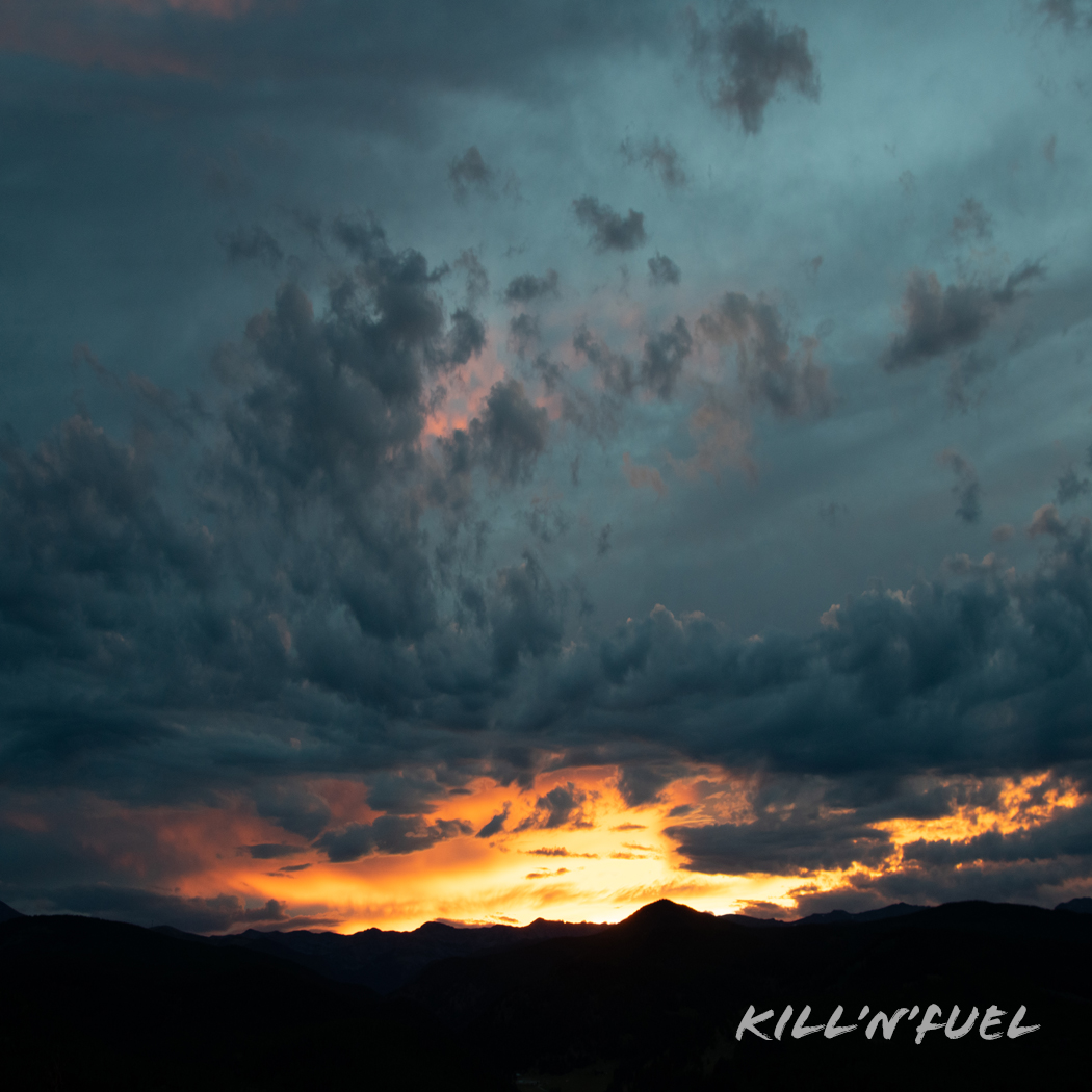KillNFuel's tweet photo. Dark somber clouds.

#clouds #dark #evening #nightsky #sunset #sunless #dismal #murky #clouded #overcast #dense https://t.co/EYGNiLO7ay