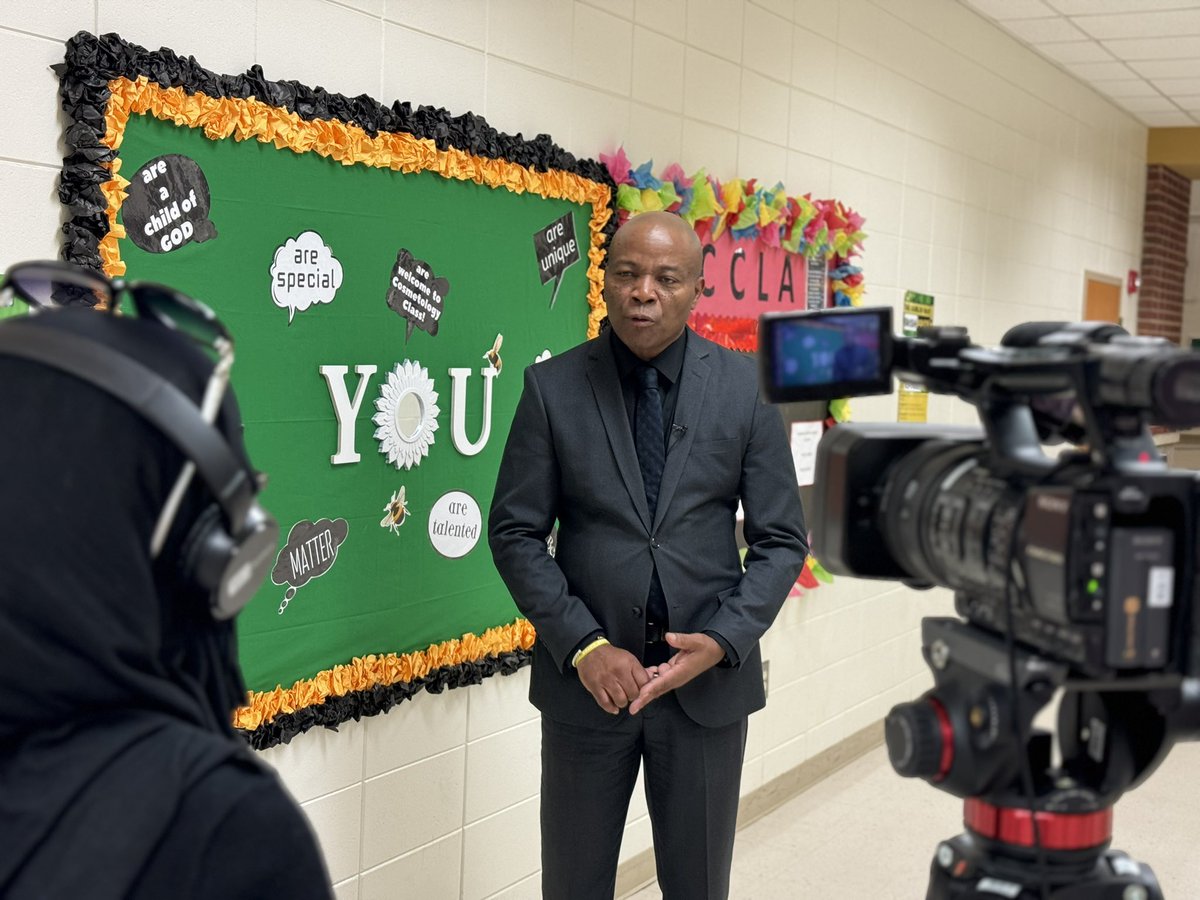 DHS Principal Dr. Overstreet said @ydrate hosted a book signing & mentored students even while battling terminal cancer: His message every day was a positive message to our students, and he (reinforced) their purpose for being in school every day. @13wmaznews @georgiadeptofed
