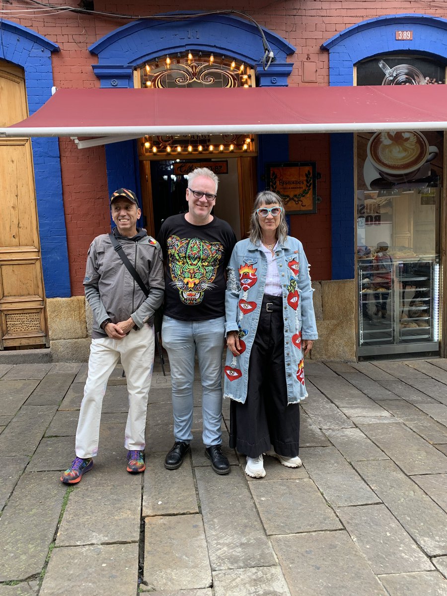 Durante la filmación de “La Realidad” el video para el nuevo sencillo que grabé con los legendarios <a href="/aterciopelados/">Aterciopelados</a> en Bogotá.

#aterciopelados
#betohale
#Colombia